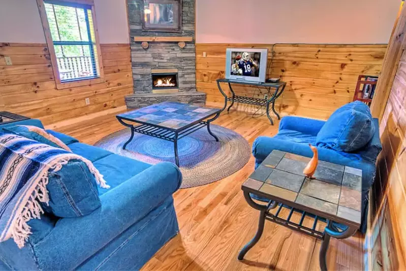 Holly Tree Hideaway