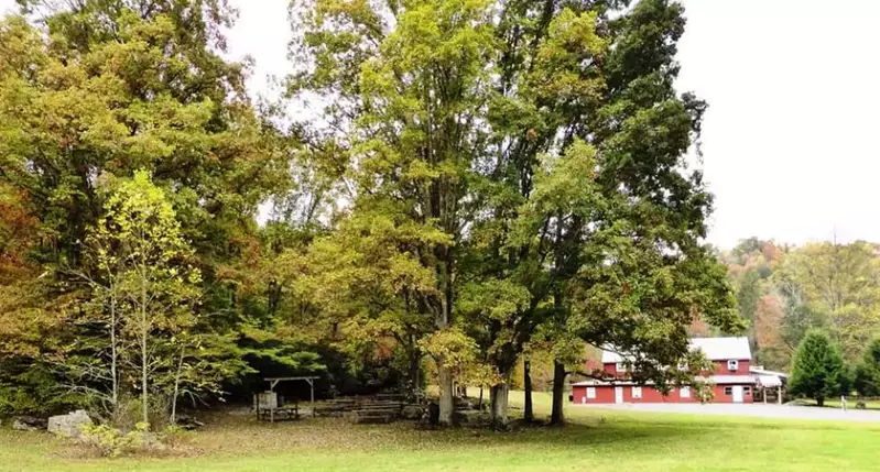 Wafloy's (Big Red) Youth Lodge | Sleeps 74