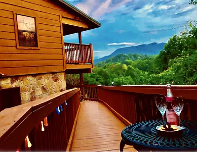 Cheery Cabin Apt