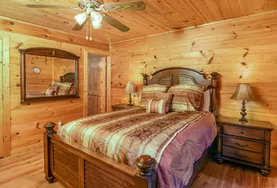 Easy Livin' Log Cabin - Bedroom #1 Queen Bed