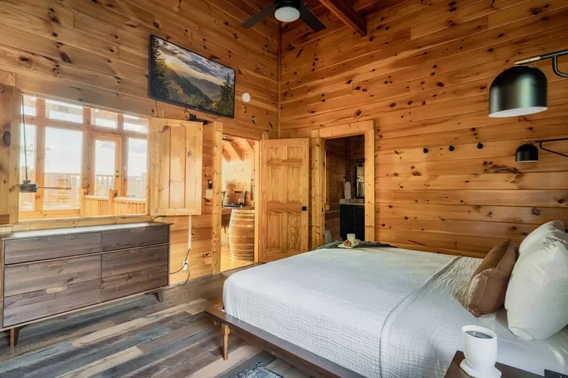 King bed room views 