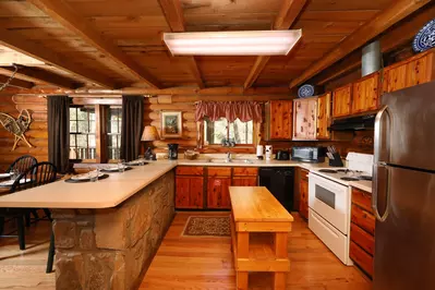 Lodge Between the Streams