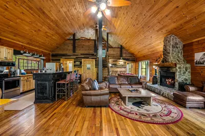 Ridgefield Unique * EV Chrg * Great Location *