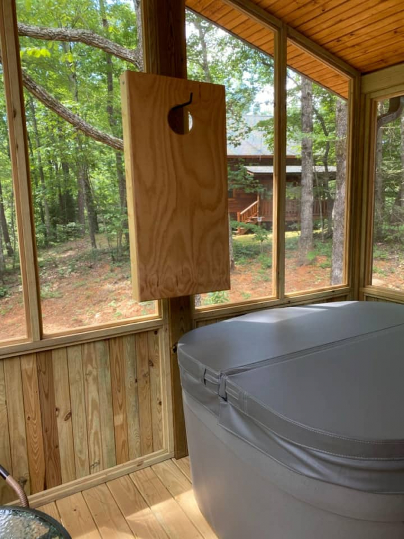 Bearfoot Hideaway