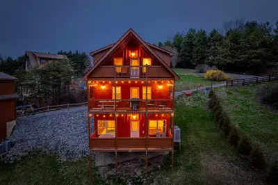 Rustic Mountain Retreat by Ghosal Luxury Lodging
