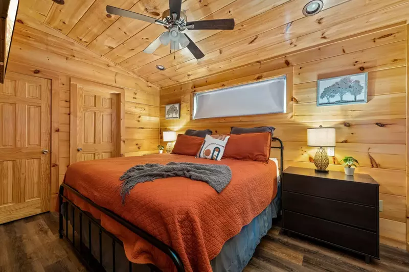 Rustic Mountain Retreat by Ghosal Luxury Lodging
