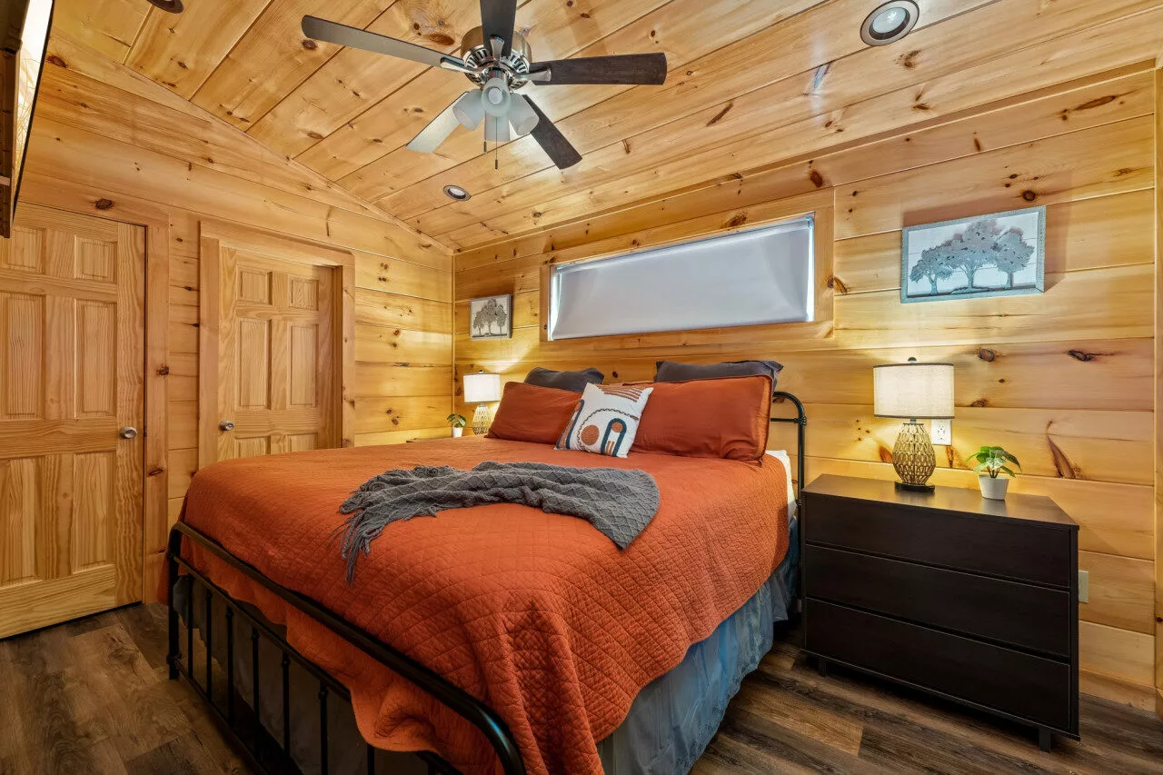 Rustic Mountain Retreat by Ghosal Luxury Lodging