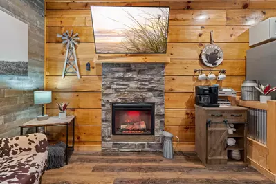 Rustic Mountain Retreat by Ghosal Luxury Lodging