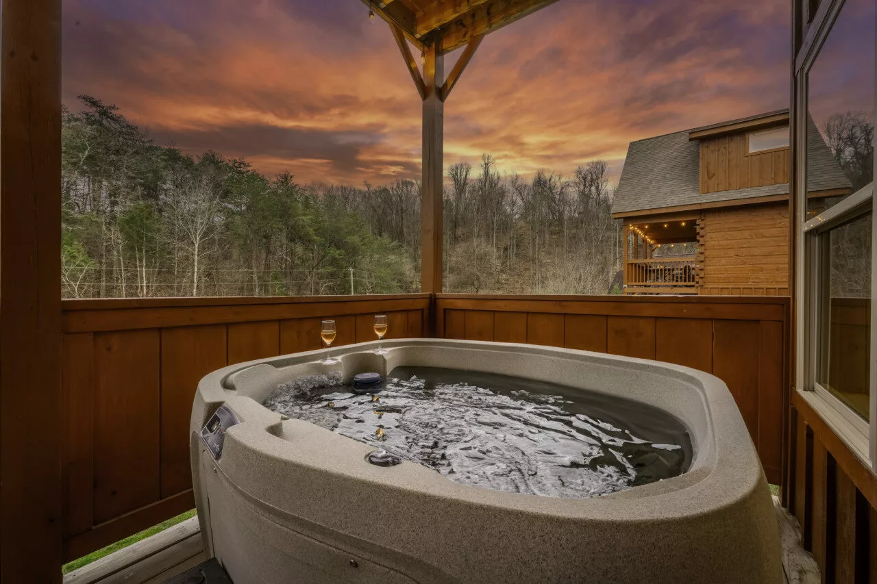 Rustic Mountain Retreat by Ghosal Luxury Lodging