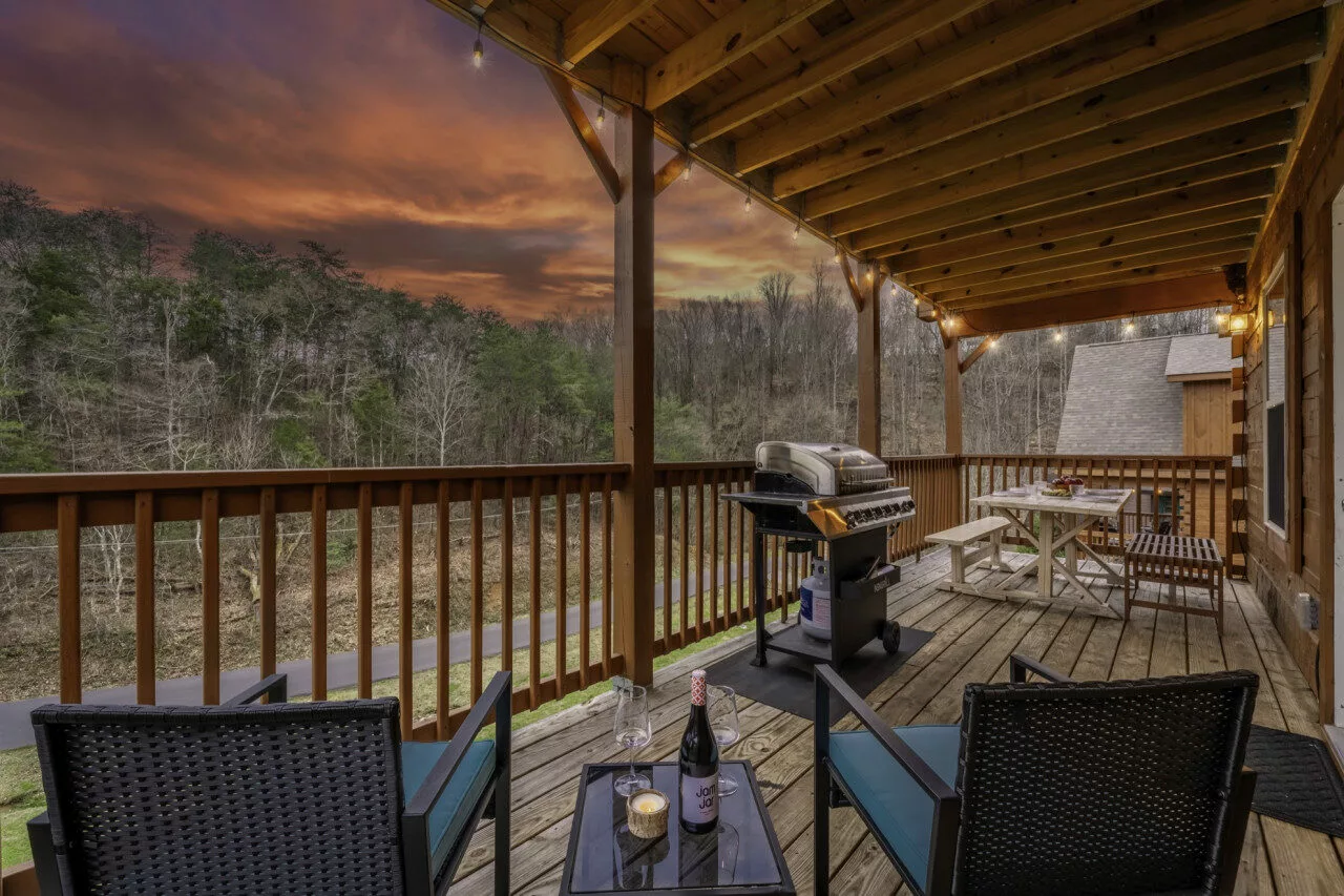 Rustic Mountain Retreat by Ghosal Luxury Lodging