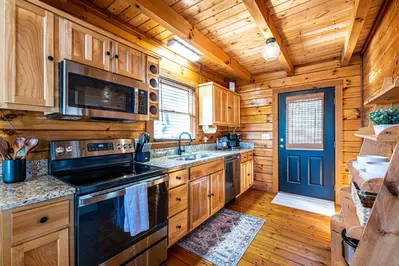 Kitchen, all new appliances