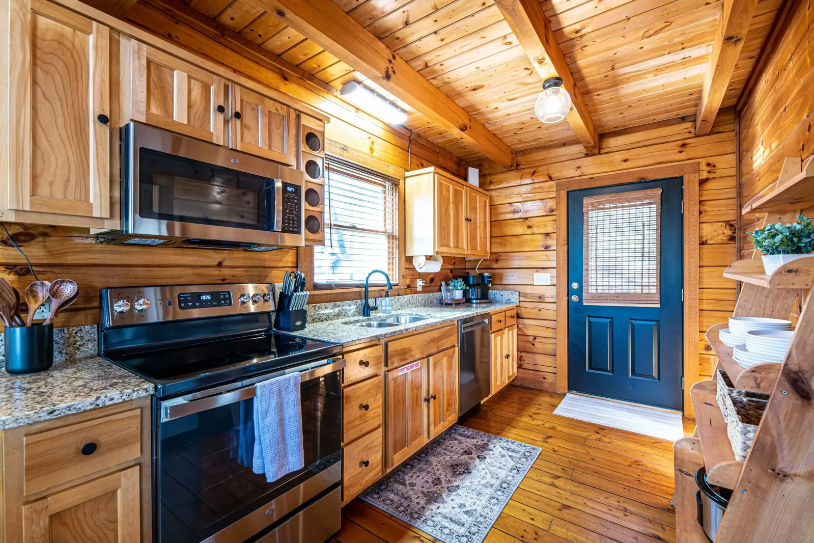 Kitchen, all new appliances