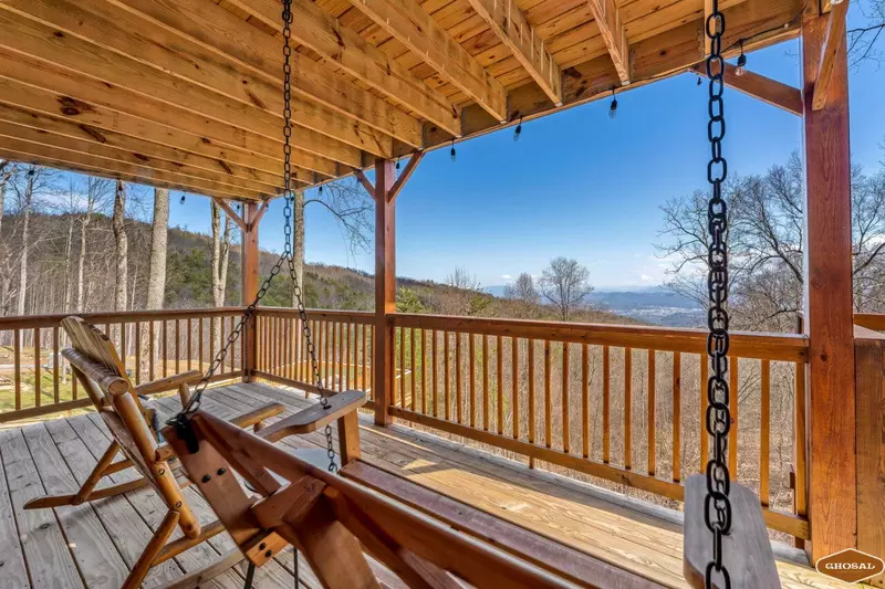 Serene Mountain Retreat by Ghosal Luxury Lodging
