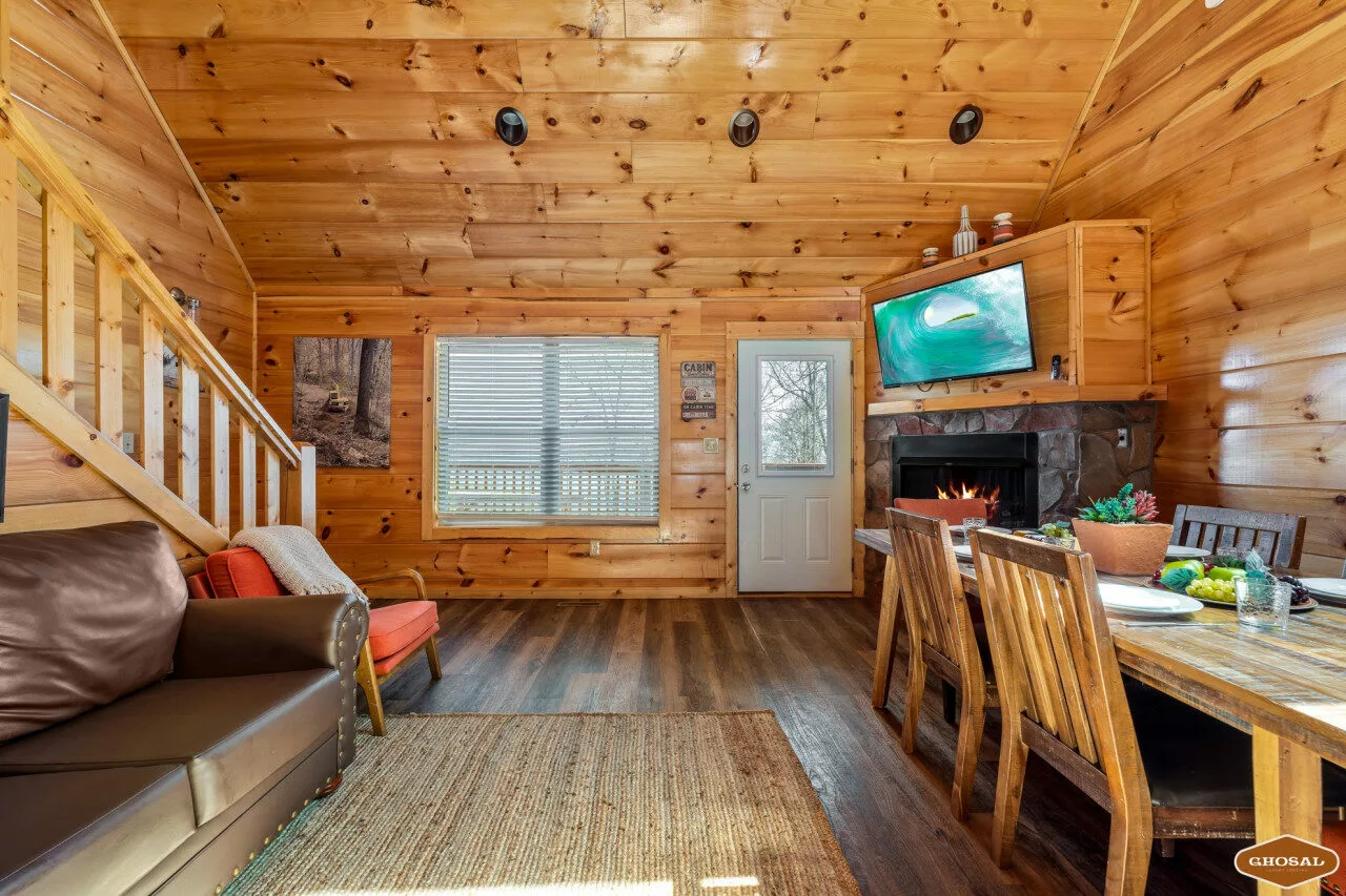 Serene Mountain Retreat by Ghosal Luxury Lodging