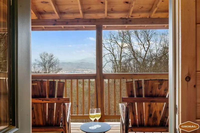 Serene Mountain Retreat by Ghosal Luxury Lodging