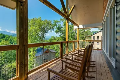 Tranquil Mountain Getaway By Ghosal Luxury Lodging