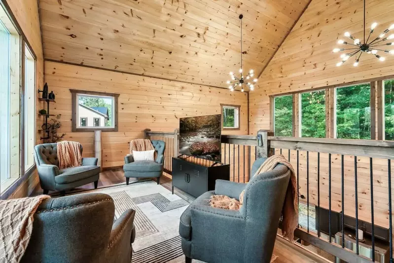 Tranquil Mountain Getaway By Ghosal Luxury Lodging