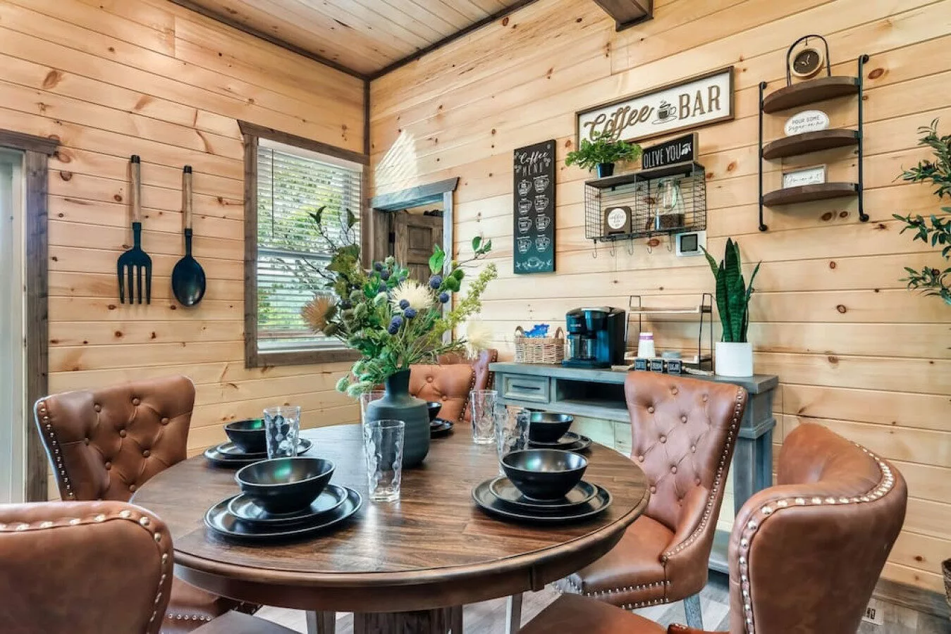 Tranquil Mountain Getaway By Ghosal Luxury Lodging