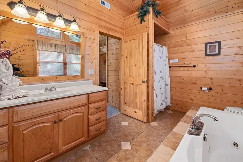 Little Cub Cabin