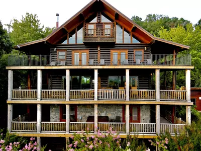 Over 1000 sq ft of Deck To Enjoy The Smoky Mountains