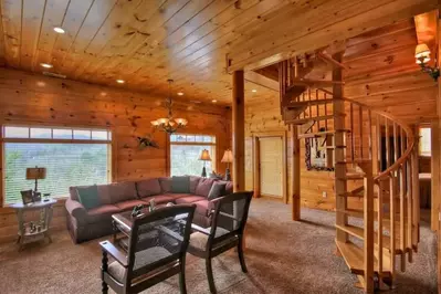 God's Grace: Luxury Cabin On 1 Acre With Great Views In Gated Subdivision