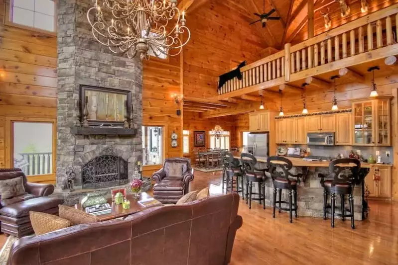 God's Grace: Luxury Cabin On 1 Acre With Great Views In Gated Subdivision