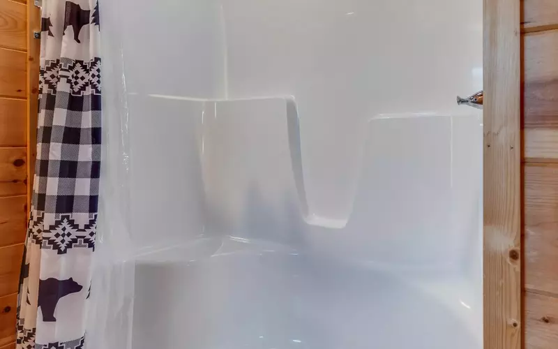 166504621
