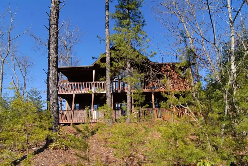 Pigeon Forge-Dollywood Chalet Rental-Wooded Scenery