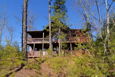 Pigeon Forge-Dollywood Chalet Rental-Wooded Scenery