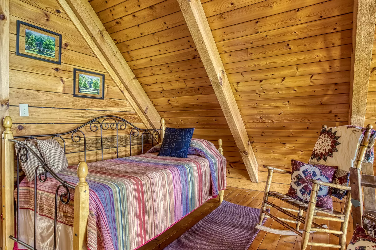 Awesome View upper level loft area with daybed