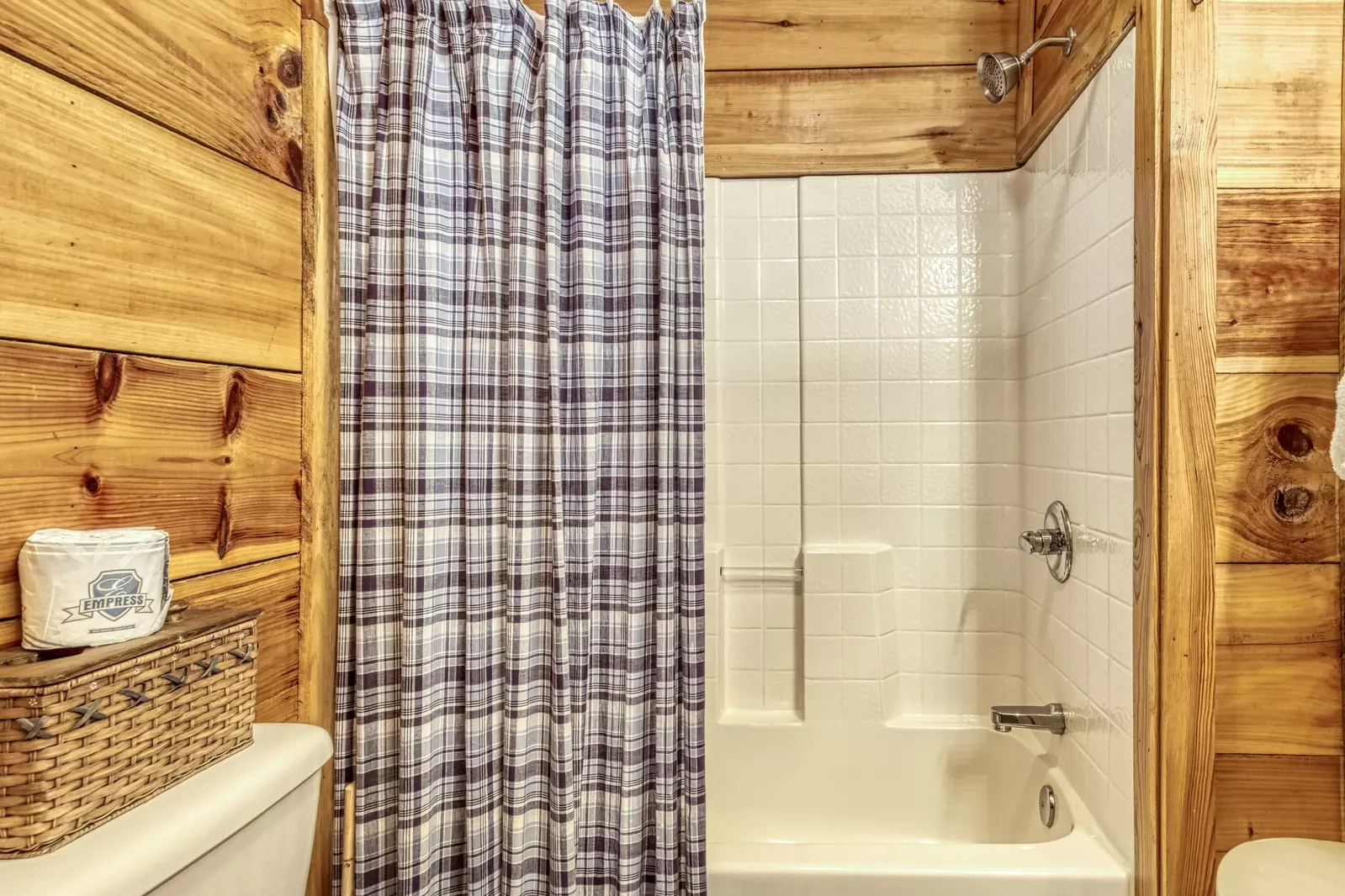 Awesome View lower level bathroom with tub/shower combo