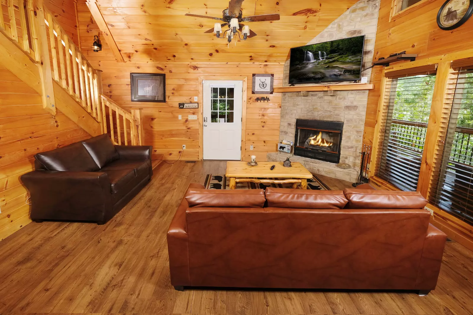 Bearadise Mountain Lodge living room with wood burning fireplace