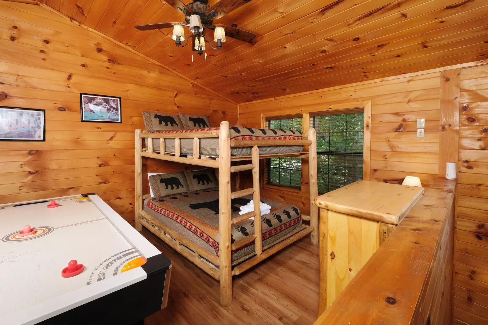 Bearadise Mountain Lodge upper level loft area with bunk beds