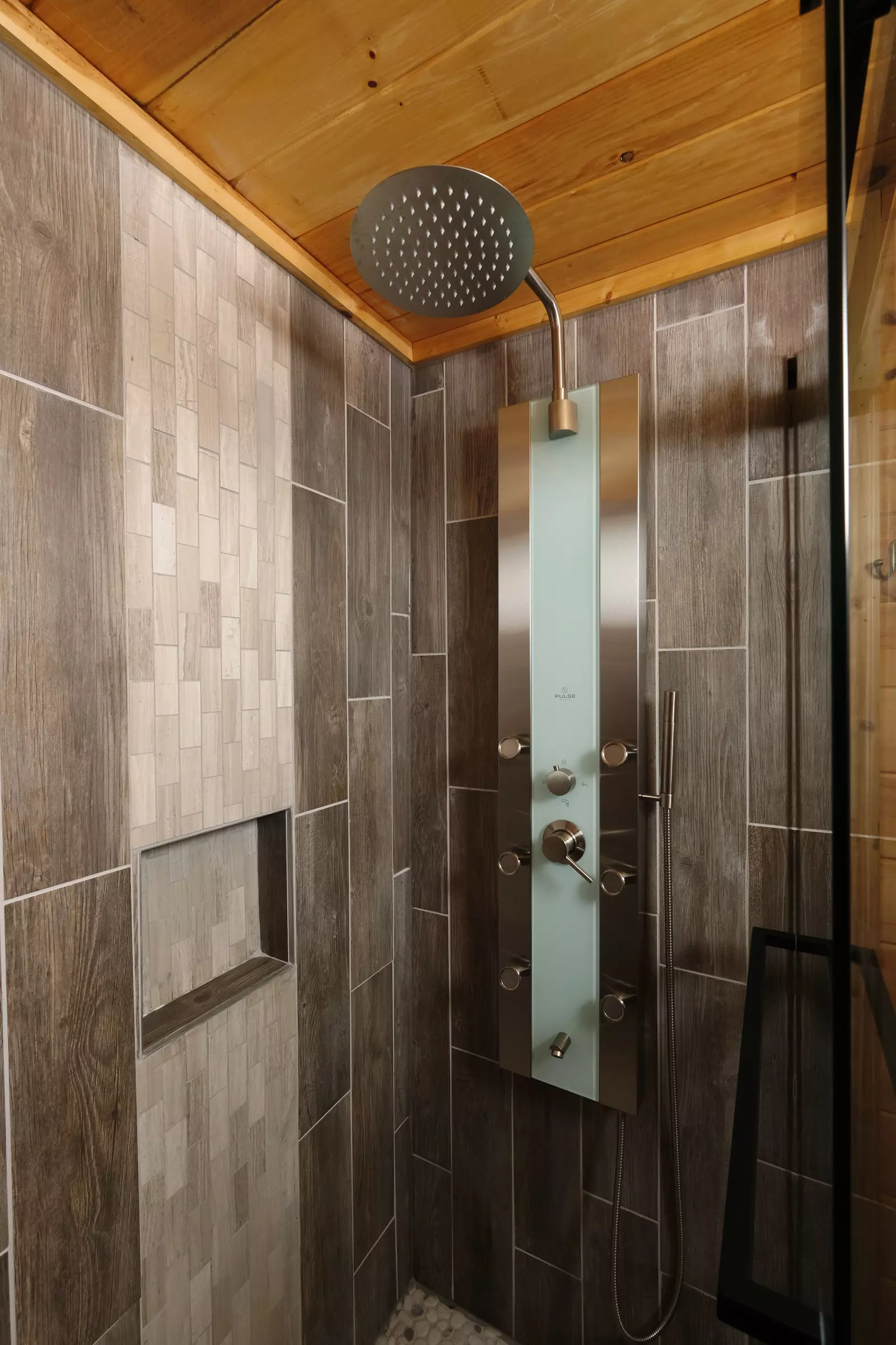 Bearadise Mountain Lodge walk in spa shower