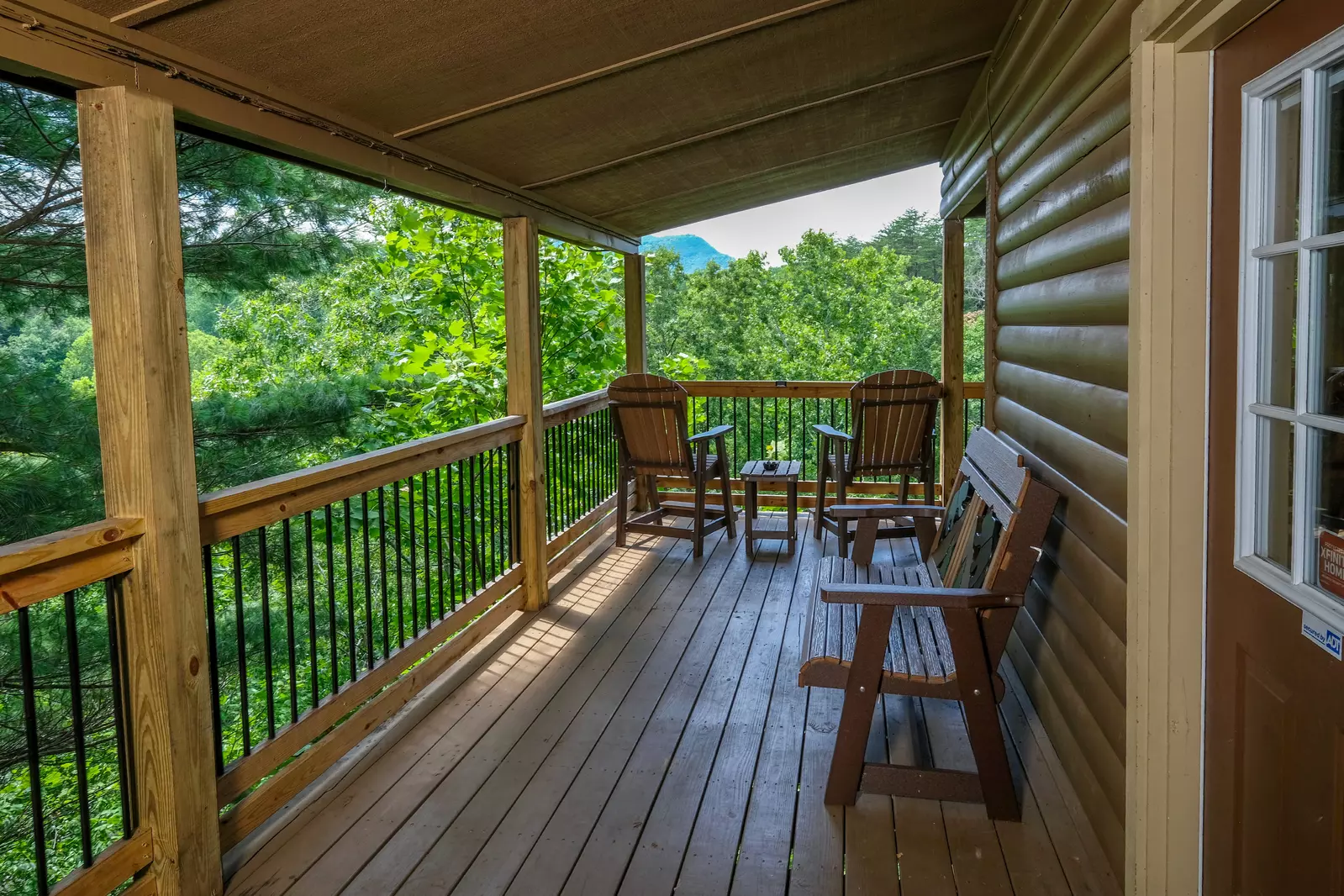 Bearadise Mountain Lodge covered entry deck