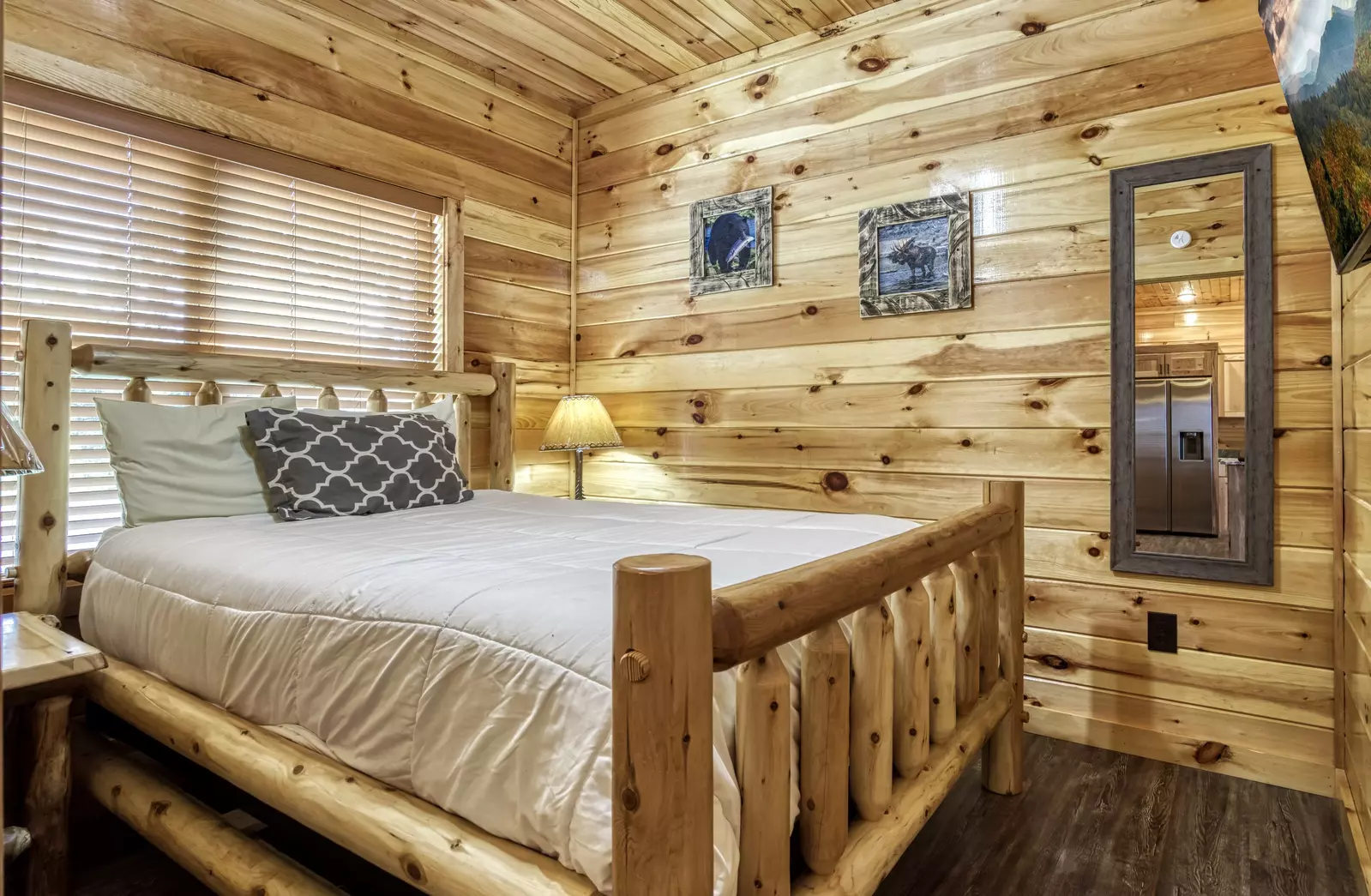 Chasing Views main level bedroom with queen size bed
