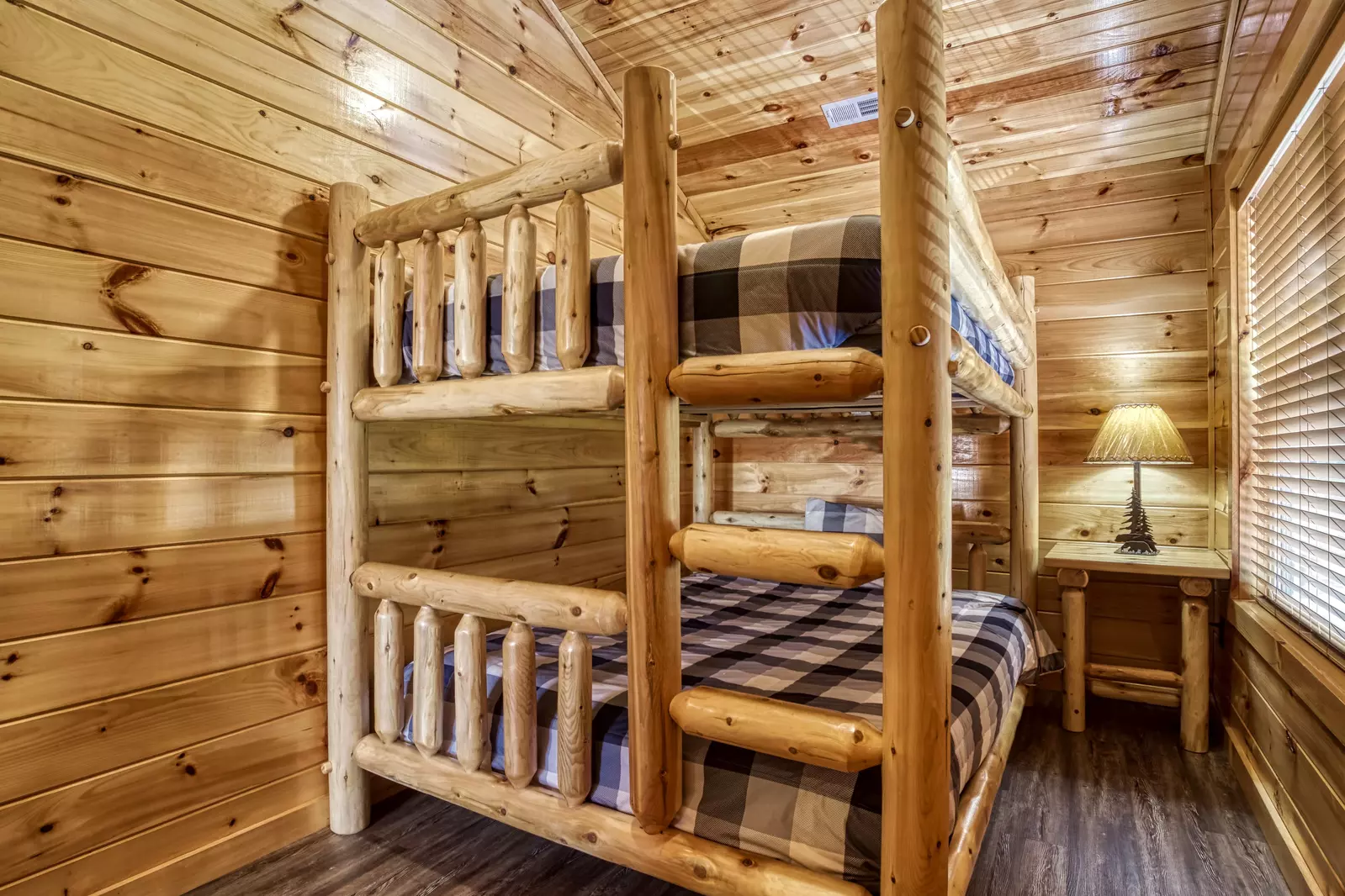 Chasing Views upper level bedroom with queen size bed