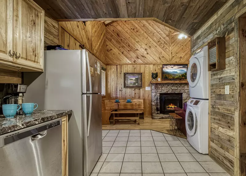 Country Charm fully furnished kitchen and dining area