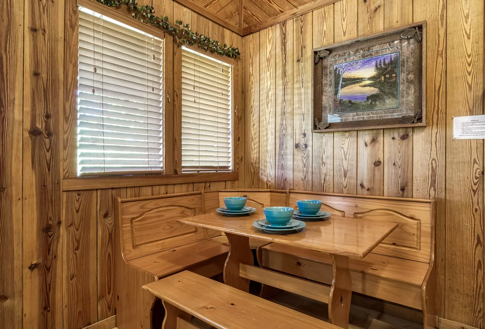Country Charm dining table