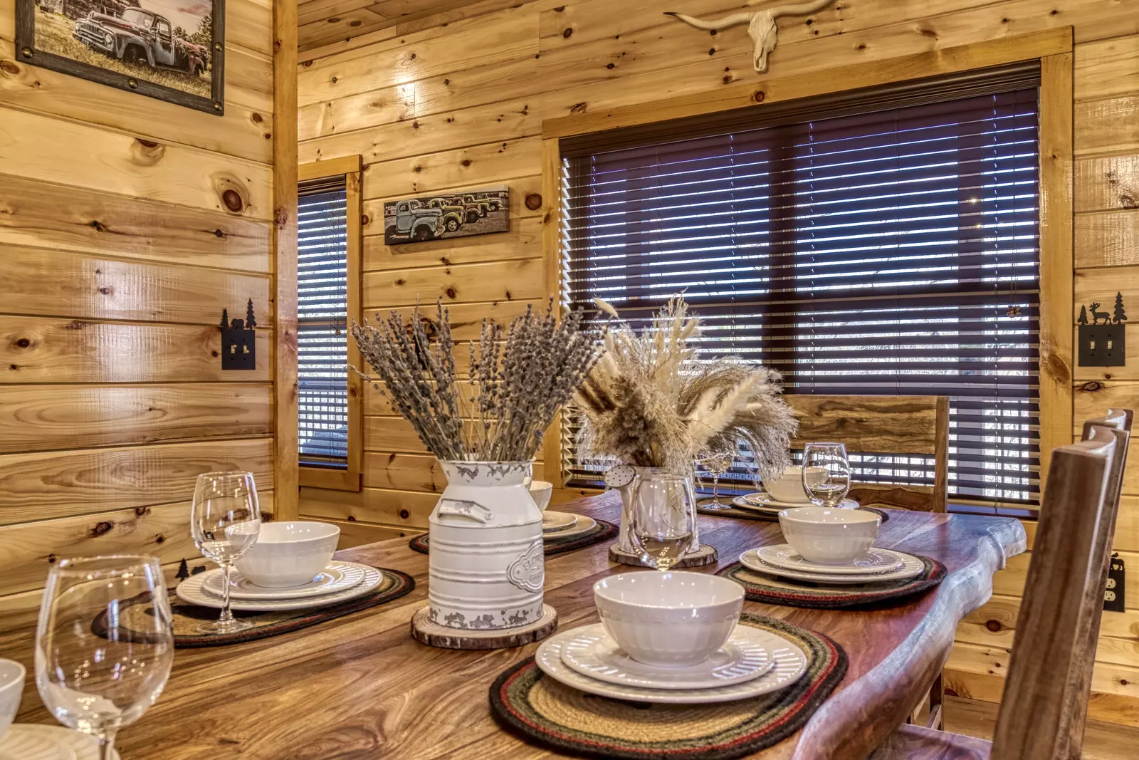 Cozy Cub Cabin dining table