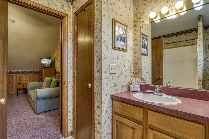 Dances With Wolves upper level bathroom