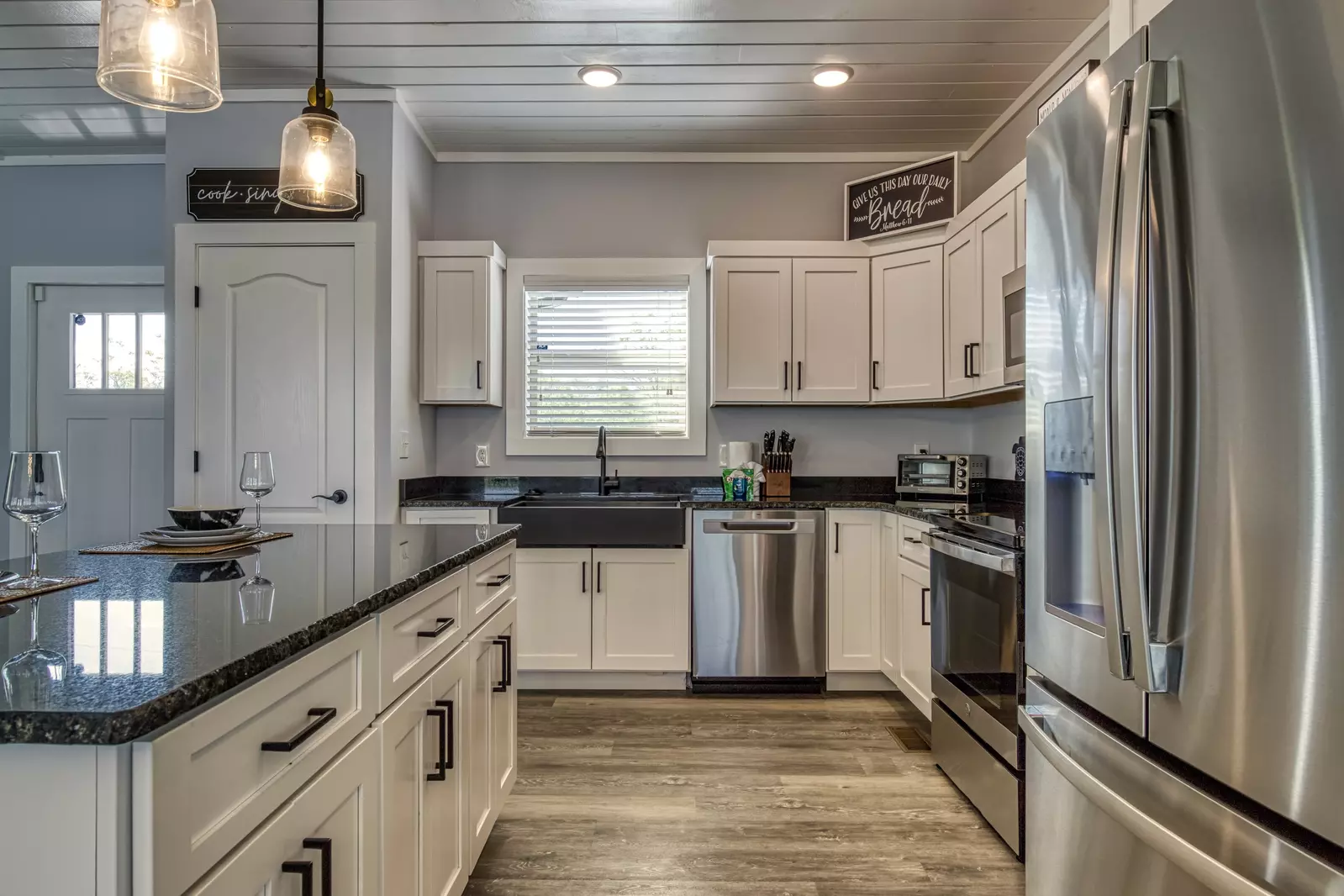 Lake View Therapy fully furnished kitchen with granite countertops and stainless steel appliances 