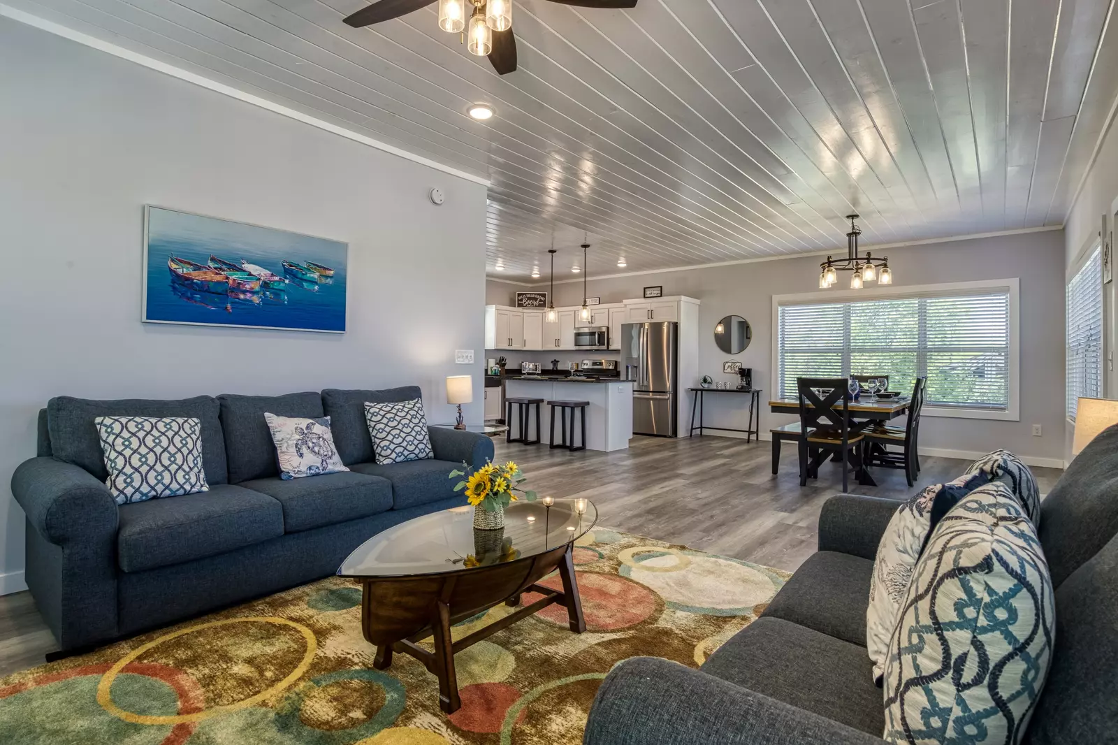 Lake View Therapy full size living room, dining room, and fully furnished kitchen