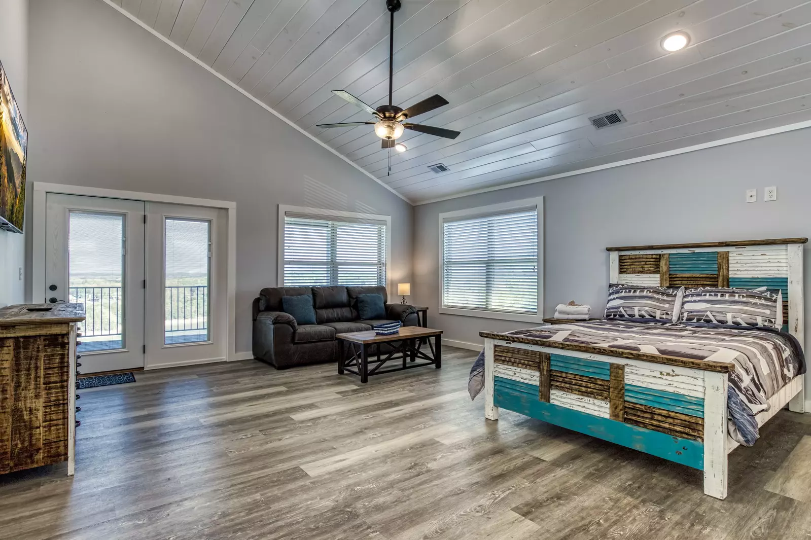 Lake View Therapy upper level loft area with queen size bed