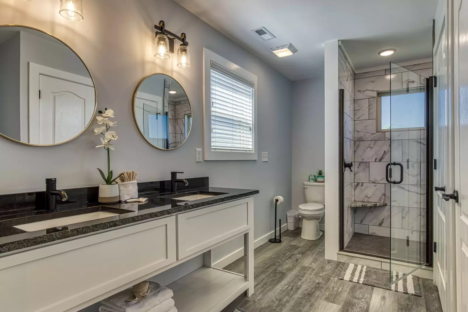 Lake View Therapy upper level bathroom with double vanity