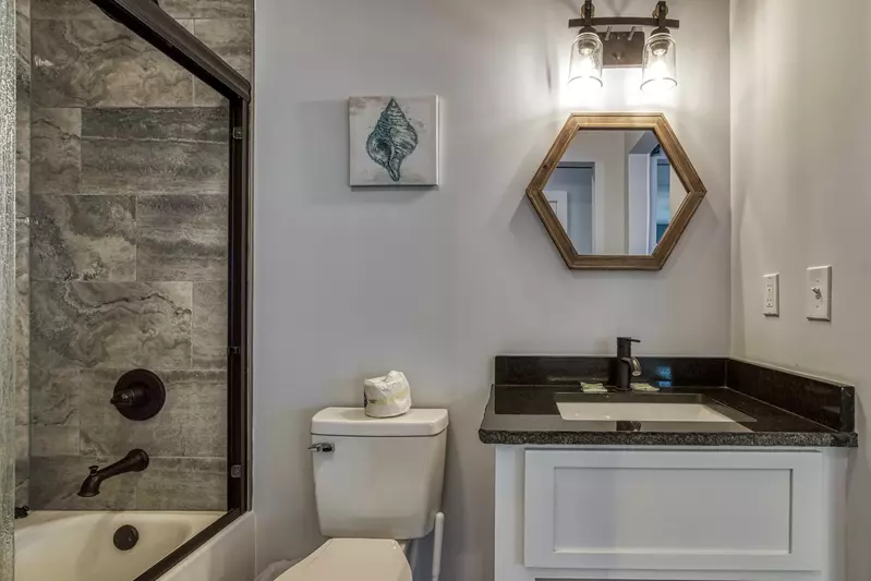 Lake View Therapy lower level bathroom with tub/shower combo