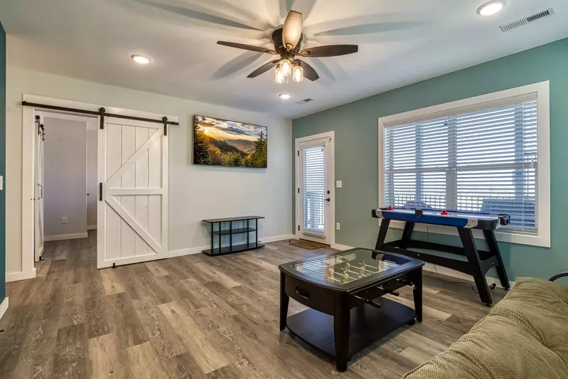 Lake View Therapy lower level sitting area with 65 inch TV