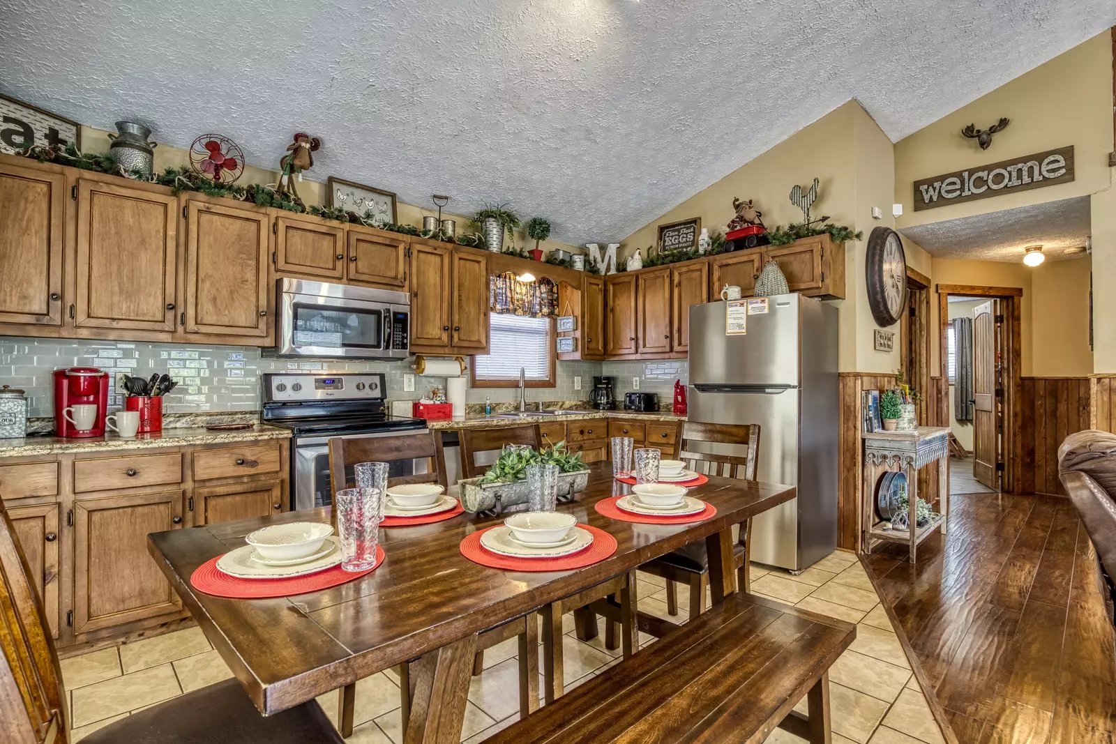 Moose Haven Cabin fully furnished kitchen