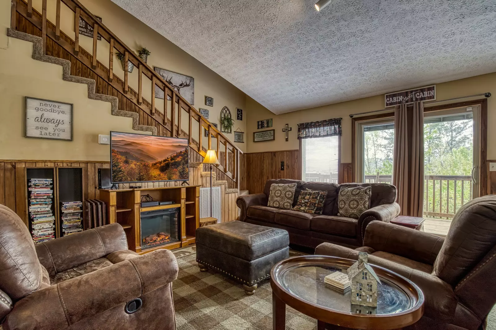 Moose Haven Cabin living room with year round electric fireplace