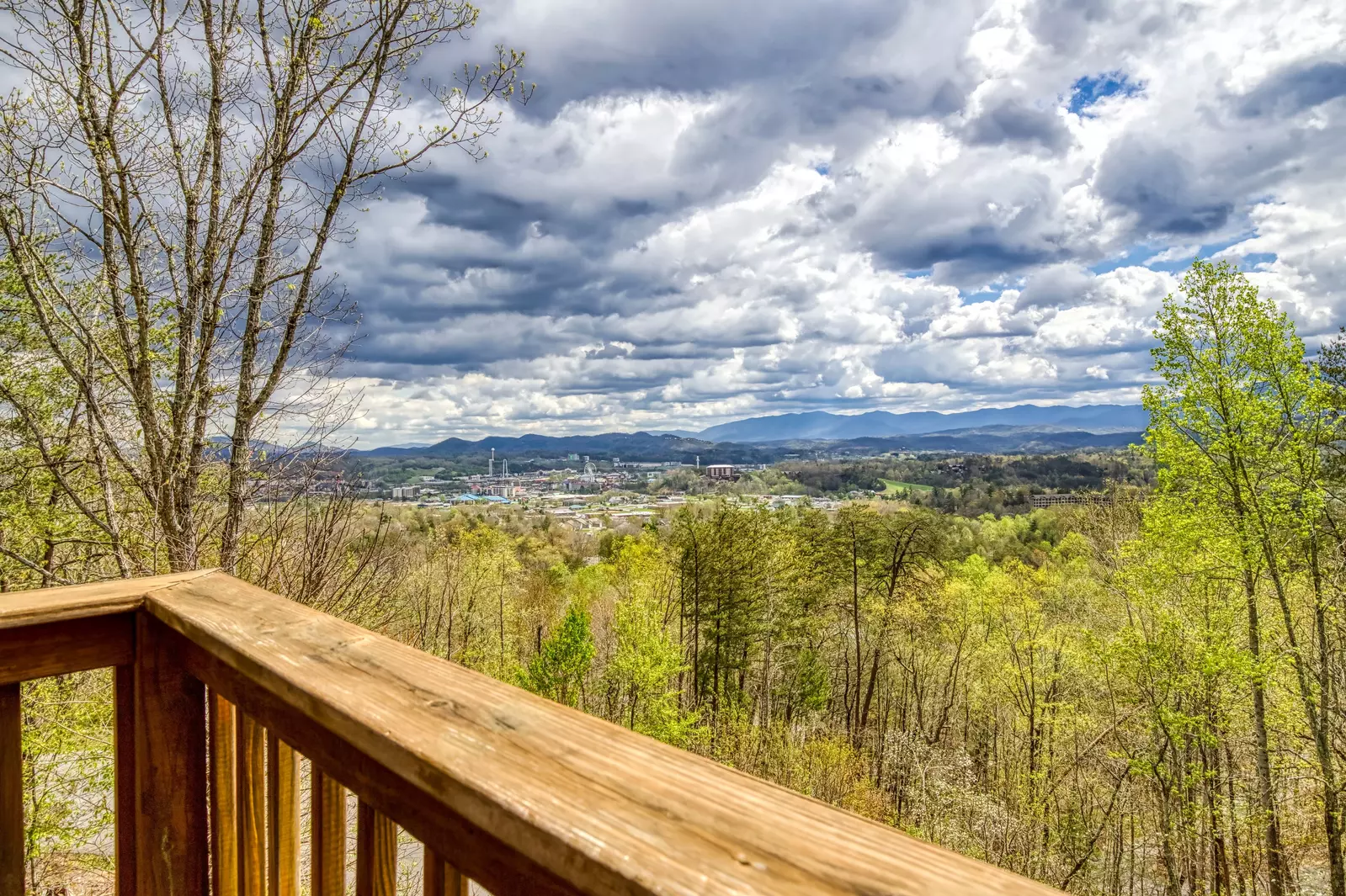 Moose Haven Cabin private balcony with mountain view